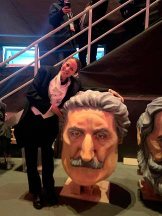 Sara Barbieri, 44 anni, ballerina freelance alla Scala dal 2010 con la maschera indossata per l’apertura dei Giochi invernali