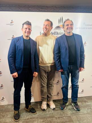 Da sinistra il sindaco Filippo Sacchetti con Matteo Garrone e Andrea Guerra ai Luoghi dell’Anima 2025