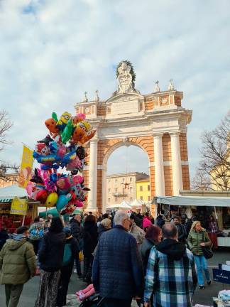 Santarcangelo, Fiera di San Martino, pienone e oltre 500 persone sanzionate per divieto di sosta