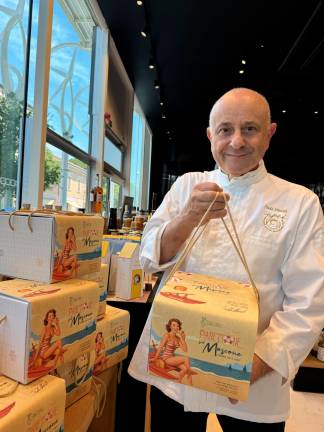 Cattolica, l’ultima idea del maestro pasticciere Paolo Staccoli: “Ecco il mio panettone da gustare al mare”