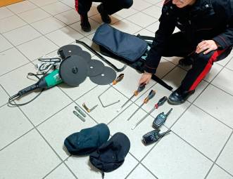 Il materiale da scasso sequestrato