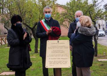 Il sindaco all’inaugurazione del Giardino dei Mandorli