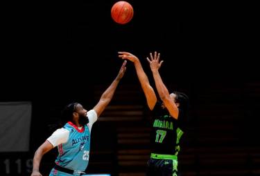 L’ala-guardia Donald Carey Jr con la maglia dei Niagara River Lions dove sta ancora giocando