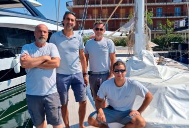 Da sinistra, il comandante Ludovico Clerici, l’armatore Luigi Gallo, il primo ufficiale Valentino Venturi e il deckhand Alessandro Savini