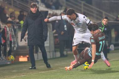 Il tecnico Michele Mignani non è mai riuscito a battere il Bari da ex: i pugliesi sono imbattuti al Dino Manuzzi dal 18 ottobre 2013 (foto Zanotti)