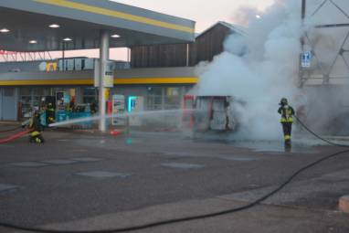 L’intervento dei Vigili del Fuoco (Foto Massimo Fiorentini)