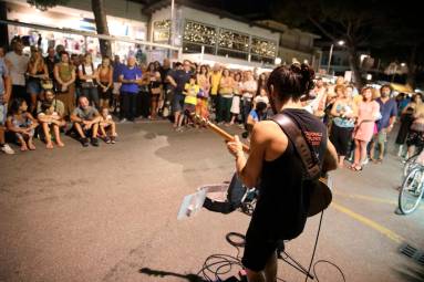Cesenatico, isola pedonale in viale Carducci con giochi e spettacoli. Si parte martedì 30 giugno