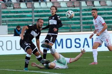Marco Olivieri e Riccardo Ciervo osservati da Antonio Barreca (foto Rega)