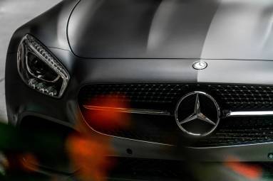 Multato un 42enne alla guida di una Mercedes (archivio)