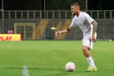 Daniele Casiraghi in azione contro il Forlì (Fiorentini)
