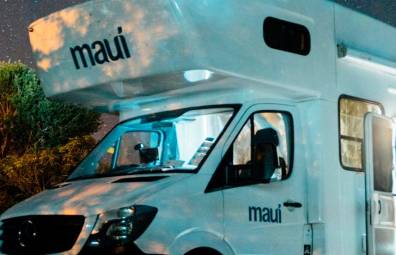 Rimini, rompe il finestrino di un camper usando la sella di una bici e ruba due orologi: 20enne arrestato