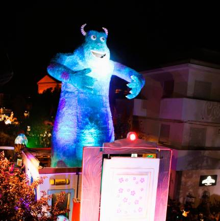 Gambettola, la sfilata in notturna incanta il pubblico e le delegazioni arrivate da altre città