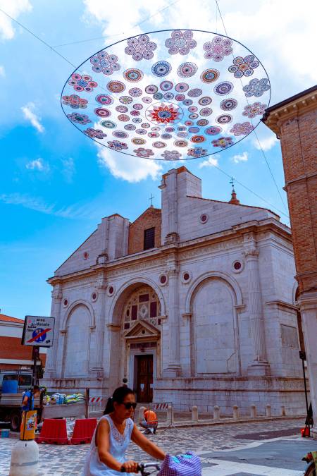 Papa Leone a Rimini, un soffitto di centrini di pizzo per il pontefice