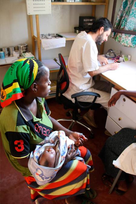 La clinica di Bacho, una delle tre piccole cliniche aiutate dal mercatino