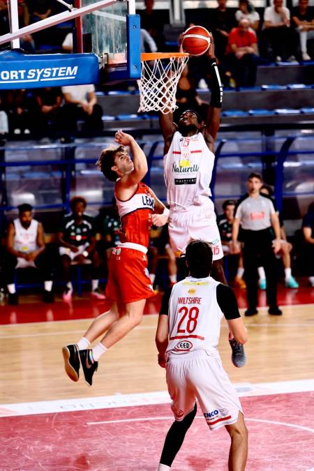 Simon Obinna Anaekwe, Andrea Costa Imola (foto Mauro Monti)