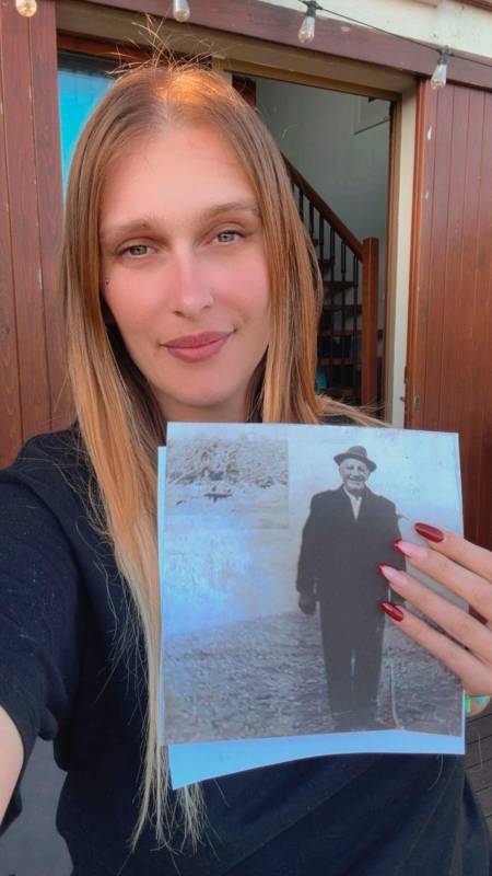Melissa Marchi con la foto del bisnonno
