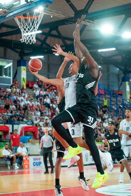 Vince la Virtus però questa Dole promette bene (79-83)