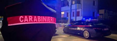Ravenna, tutto in una notte: 50 denunce per danneggiamenti e furti di auto, l’autore è un minorenne