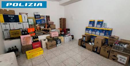 Cesena, maxi-sequestro di generi alimentari dopo l’arresto: la Polizia dona tutto alla Papa Giovanni XXIII