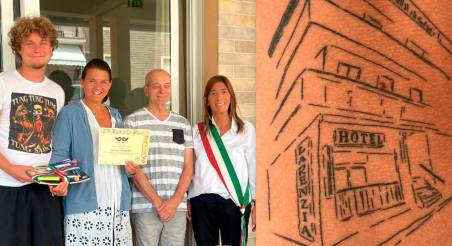 La famiglia austriaca premiata e il tatuaggio sul fianco del figlio