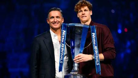 Il presidente dell’Atp, Andrea Gaudenzi, con Jannik Sinner alle ultime Nitto Atp Finals di Torino