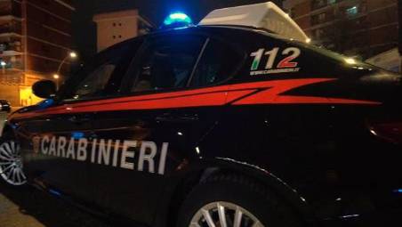 Alfonsine. Straniero in stato di alterazione semina il panico in centro, bloccato con il taser