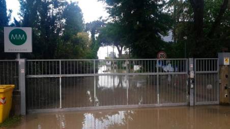 «Ex Farmografica, 92 licenziamenti con la scusa dell’alluvione». La rabbia dei sindacati. I lavoratori dell’azienda di Cervia in agitazione. Spiragli per un possibile acquirente