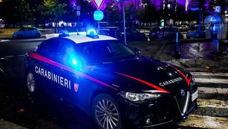 Ravenna, viola i divieti e s’apposta sotto casa dell’ex: 33enne arrestato nel condominio