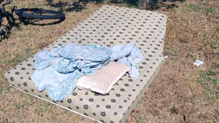 Il materasso, i cuscini e i lenzuoli rubati e ritrovati