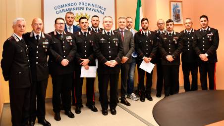Ravenna, salvarono la vita ad un neonato e sventarono un suicidio: premiati tre giovani Carabinieri