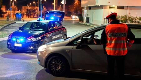 Meldola, aggredisce un esercente e poi i carabinieri: arrestato