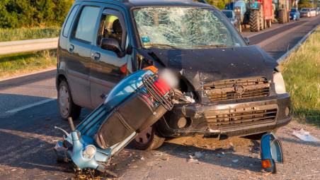 Ravenna, scontro in Vespa contro un’auto, gravissima ragazza di 26 anni