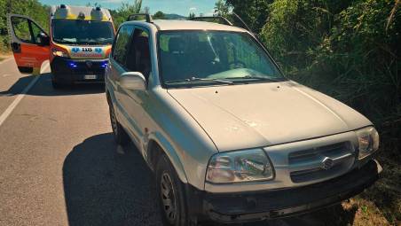 Rimini. Violento scontro tra auto e moto, una coppia è grave: trasportata in elicottero al Bufalini