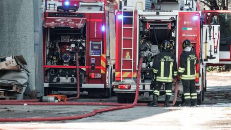 Rimini, incendio in carrozzeria GALLERY