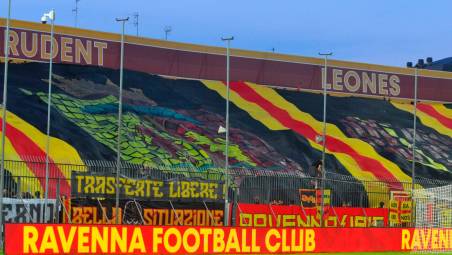 La Curva Nord dello stadio Benelli, il feudo del tifo ravennate foto MASSIMO FIORENTINI