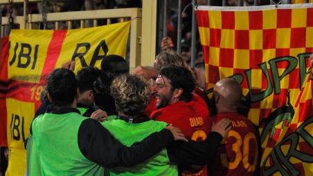 Il Ravenna fa festa dopo il raddoppio di Matteo Onofri (foto MASSIMO FIORENTINI)
