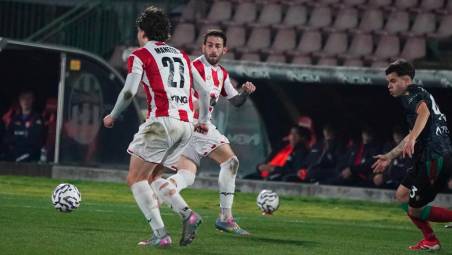 Davide Macrì osserva Giulio Manetti nella sfida di lunedì sera a Terni