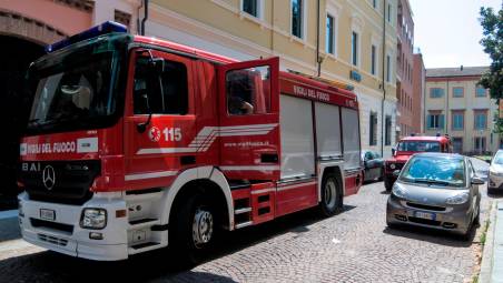 Rimini, infortunio sul lavoro a Rivazzurra: folgorato in cucina durante le pulizie