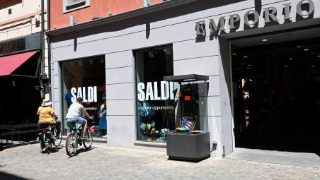 Sono partiti i saldi (Archivio)