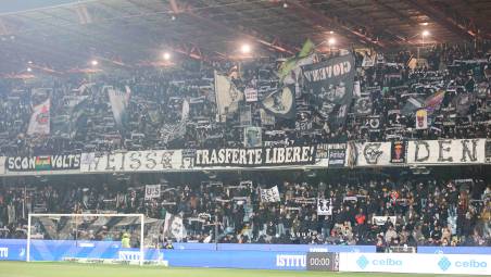 Cesena-Frosinone: una coreografia in tutta la Curva Mare