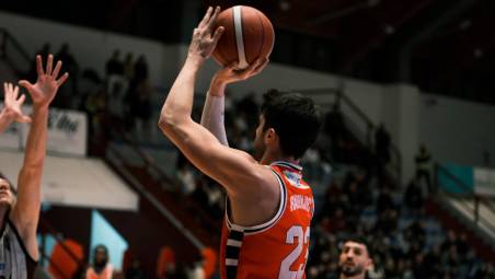 Basket A2, super vittoria dell’Unieuro dopo due supplementari (107-114)
