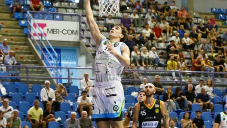 Longo a canestro (foto Mauro Monti Mmph)
