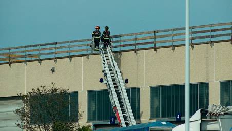 Il capannone dal quale è caduto il giovane Rayan Lassoued