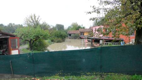 Alluvione a Castel Guelfo un anno fa (foto Mmph)