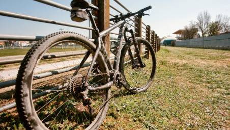 Ravenna, sabato 25 ottobre inaugura il bike park all’ex ippodromo. Aumentano le tariffe dei campi da calcio, ferme da 25 anni