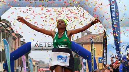 Maratona di Ravenna, trionfano Kimeli e Mekashu. Abbattuti i record della “Mezza”
