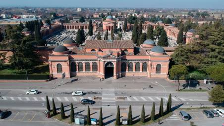 Forlì, aggredita sessualmente al cimitero monumentale: il racconto nel processo
