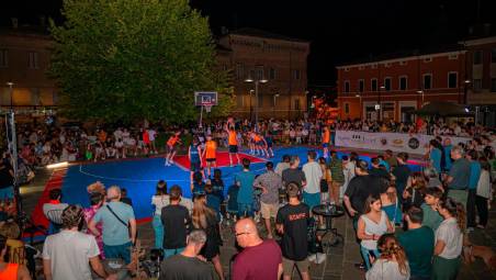 “Ravenna Slam Nights”: torna il torneo di basket in Piazza Kennedy