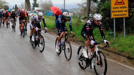 Il passaggio a Rocca delle Caminate nella Brisighella-Forlì dell’edizione 2025