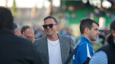 L’azionista di maggioranza Mike Melby in campo prima di Cesena-Sampdoria (Zanotti)